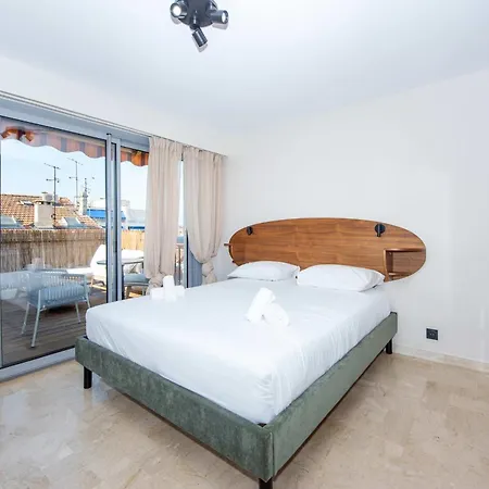 Merlot - Welkeys Канны